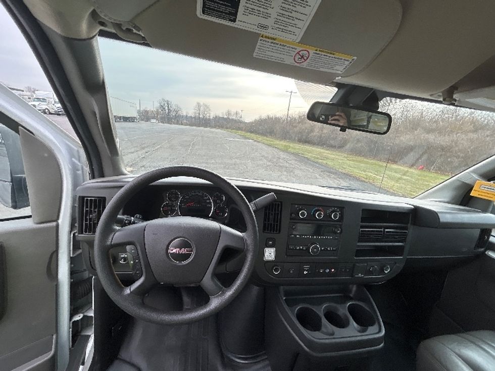 Light Duty Box Truck-Light and Medium Duty Trucks-GMC-2022-Savana G33903-White Deer-PA-103,466\n\t\tmiles-$ 31,750 - Image 18