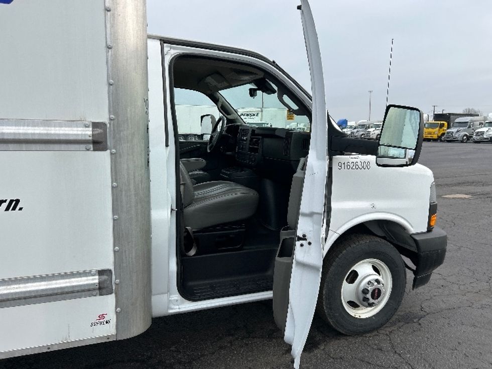 Light Duty Box Truck-Light and Medium Duty Trucks-GMC-2022-Savana G33903-White Deer-PA-103,466\n\t\tmiles-$ 31,750 - Image 20