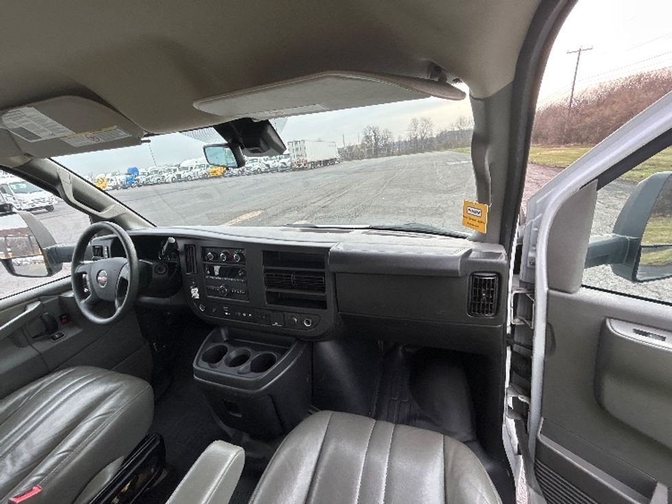 Light Duty Box Truck-Light and Medium Duty Trucks-GMC-2022-Savana G33903-White Deer-PA-103,466\n\t\tmiles-$ 31,750 - Image 21