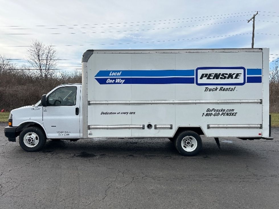 Light Duty Box Truck-Light and Medium Duty Trucks-GMC-2022-Savana G33903-White Deer-PA-103,466\n\t\tmiles-$ 31,750 - Image 4