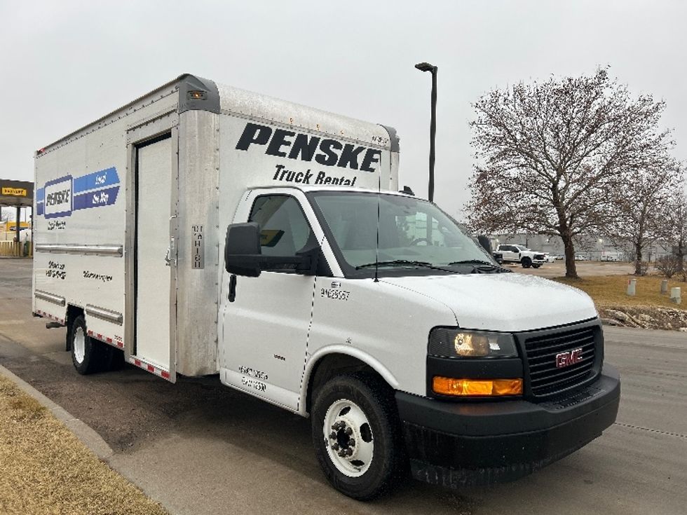 Light Duty Box Truck-Light and Medium Duty Trucks-GMC-2022-Savana G33903-Wichita-KS-75,106\n\t\tmiles-$ 40,500 - Image 1