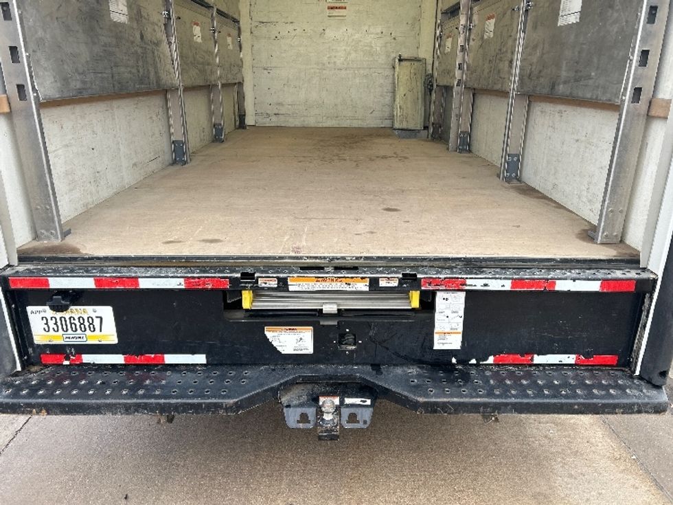 Light Duty Box Truck-Light and Medium Duty Trucks-GMC-2022-Savana G33903-Wichita-KS-75,106\n\t\tmiles-$ 40,500 - Image 10