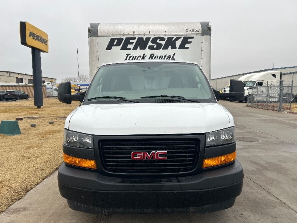 Light Duty Box Truck-Light and Medium Duty Trucks-GMC-2022-Savana G33903-Wichita-KS-75,106\n\t\tmiles-$ 40,500 - Image 2