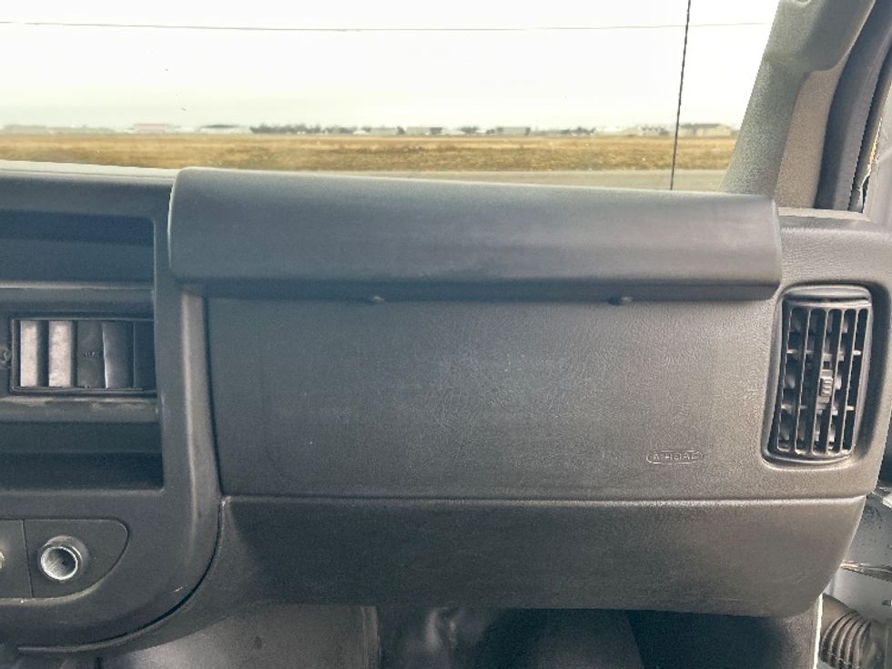 Light Duty Box Truck-Light and Medium Duty Trucks-GMC-2022-Savana G33903-Wichita-KS-75,106\n\t\tmiles-$ 40,500 - Image 21