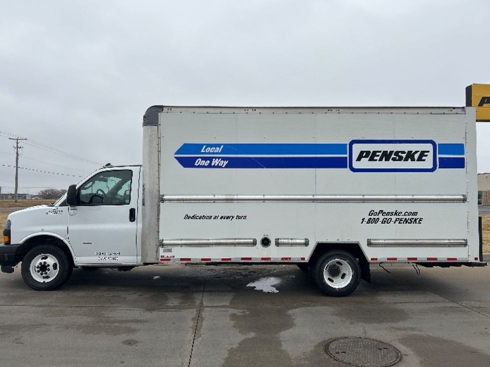 Light Duty Box Truck-Light and Medium Duty Trucks-GMC-2022-Savana G33903-Wichita-KS-75,106\n\t\tmiles-$ 40,500 - Image 4