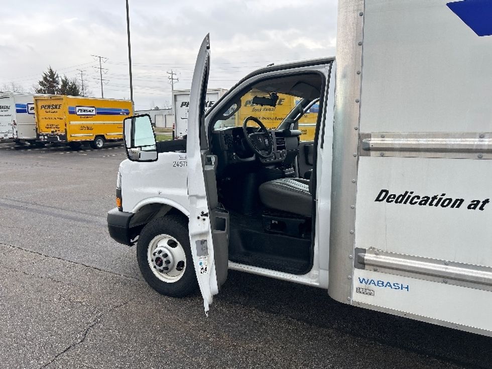 Light Duty Box Truck-Light and Medium Duty Trucks-GMC-2022-Savana G33903-Windsor-WI-36,319\n\t\tmiles-$ 45,250 - Image 16
