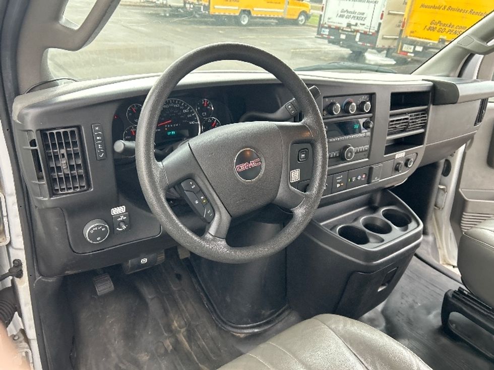 Light Duty Box Truck-Light and Medium Duty Trucks-GMC-2022-Savana G33903-Windsor-WI-36,319\n\t\tmiles-$ 45,250 - Image 17