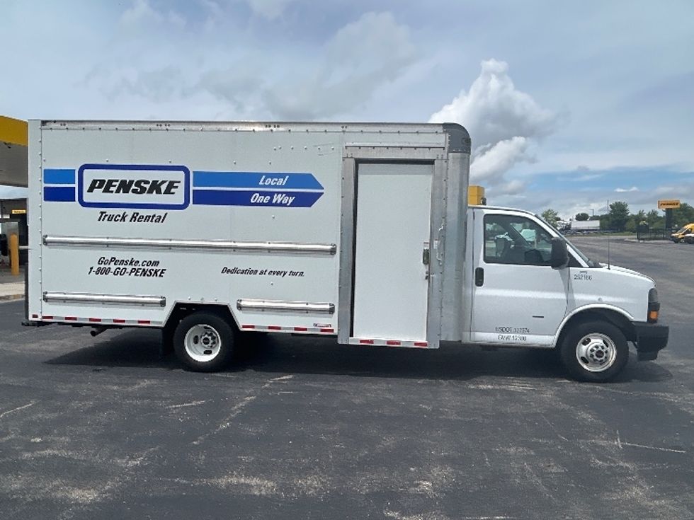 Light Duty Box Truck-Light and Medium Duty Trucks-GMC-2022-Savana G33903-Windsor-WI-49,016\n\t\tmiles-$ 41,250 - Image 15