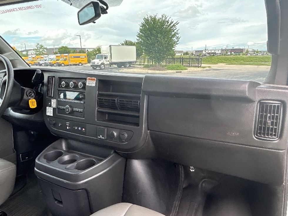 Light Duty Box Truck-Light and Medium Duty Trucks-GMC-2022-Savana G33903-Windsor-WI-49,016\n\t\tmiles-$ 41,250 - Image 21