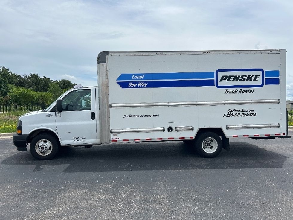 Light Duty Box Truck-Light and Medium Duty Trucks-GMC-2022-Savana G33903-Windsor-WI-49,016\n\t\tmiles-$ 41,250 - Image 4