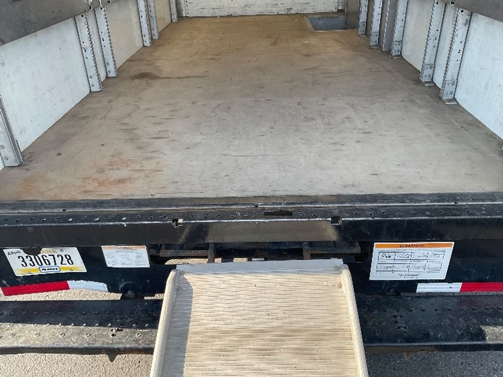 Light Duty Box Truck-Light and Medium Duty Trucks-GMC-2022-Savana G33903-Windsor-WI-66,944\n\t\tmiles-$ 39,000 - Image 10