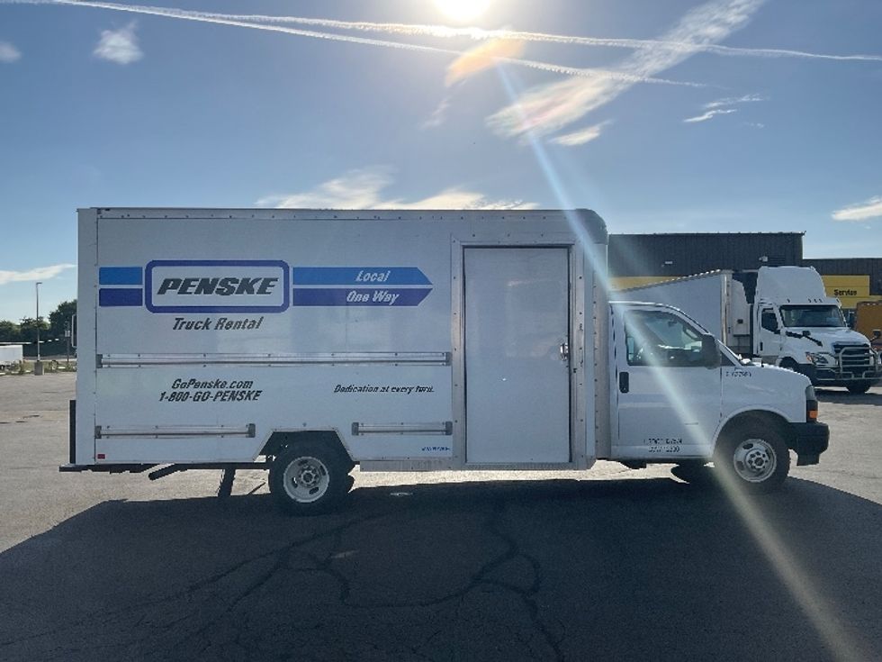 Light Duty Box Truck-Light and Medium Duty Trucks-GMC-2022-Savana G33903-Windsor-WI-66,944\n\t\tmiles-$ 39,000 - Image 15
