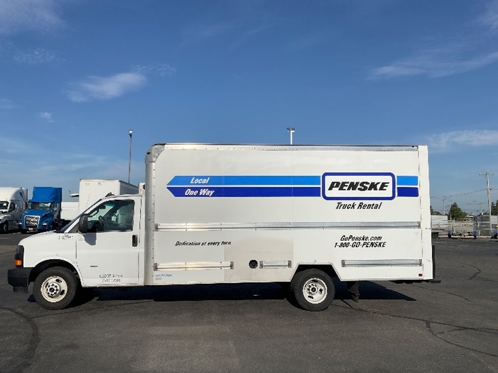Light Duty Box Truck-Light and Medium Duty Trucks-GMC-2022-Savana G33903-Windsor-WI-66,944\n\t\tmiles-$ 39,000 - Image 4