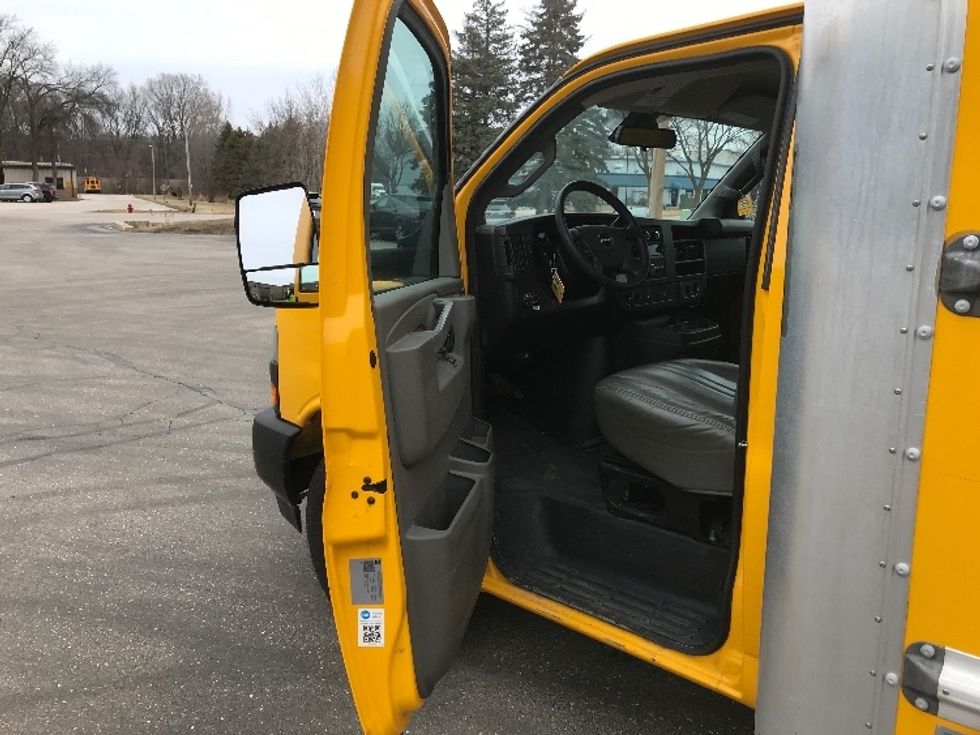 Light Duty Box Truck-Light and Medium Duty Trucks-GMC-2022-Savana G33903-Windsor-WI-87,367\n\t\tmiles-$ 29,750 - Image 15