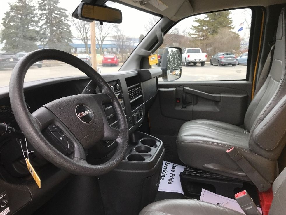 Light Duty Box Truck-Light and Medium Duty Trucks-GMC-2022-Savana G33903-Windsor-WI-87,367\n\t\tmiles-$ 29,750 - Image 16