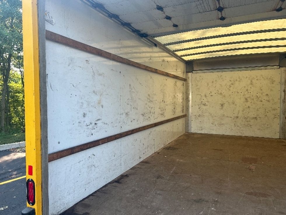 Light Duty Box Truck-Light and Medium Duty Trucks-GMC-2022-Savana G33903-Zelienople-PA-112,798\n\t\tmiles-$ 26,500 - Image 11