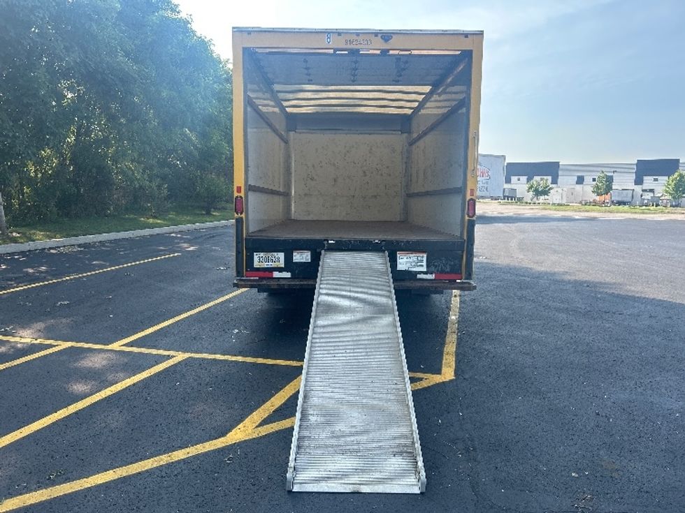 Light Duty Box Truck-Light and Medium Duty Trucks-GMC-2022-Savana G33903-Zelienople-PA-112,798\n\t\tmiles-$ 26,500 - Image 9