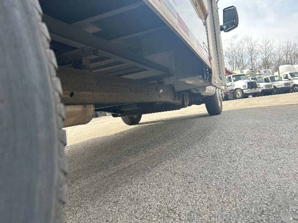 Light Duty Box Truck-Light and Medium Duty Trucks-GMC-2022-Savana G33903-Zelienople-PA-60,389\n\t\tmiles-$ 38,250 - Image 13