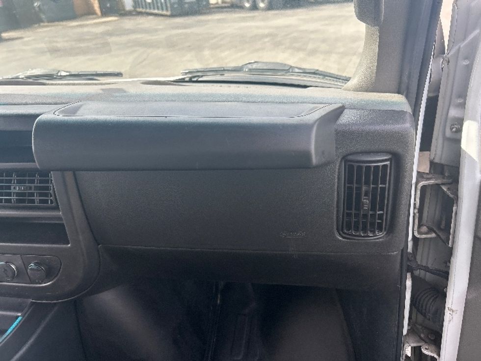 Light Duty Box Truck-Light and Medium Duty Trucks-GMC-2022-Savana G33903-Zelienople-PA-60,389\n\t\tmiles-$ 38,250 - Image 20