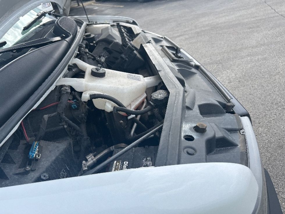 Light Duty Box Truck-Light and Medium Duty Trucks-GMC-2022-Savana G33903-Zelienople-PA-60,389\n\t\tmiles-$ 38,250 - Image 22