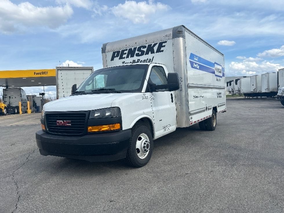 Light Duty Box Truck-Light and Medium Duty Trucks-GMC-2022-Savana G33903-Zelienople-PA-60,389\n\t\tmiles-$ 38,250 - Image 3