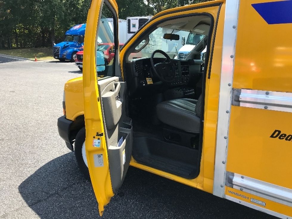 Light Duty Box Truck-Light and Medium Duty Trucks-GMC-2023-Savana G33503-Conover-NC-102,490\n\t\tmiles-$ 30,000 - Image 15