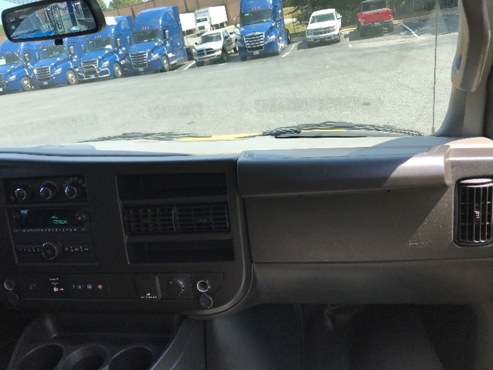 Light Duty Box Truck-Light and Medium Duty Trucks-GMC-2023-Savana G33503-Conover-NC-102,490\n\t\tmiles-$ 30,000 - Image 20