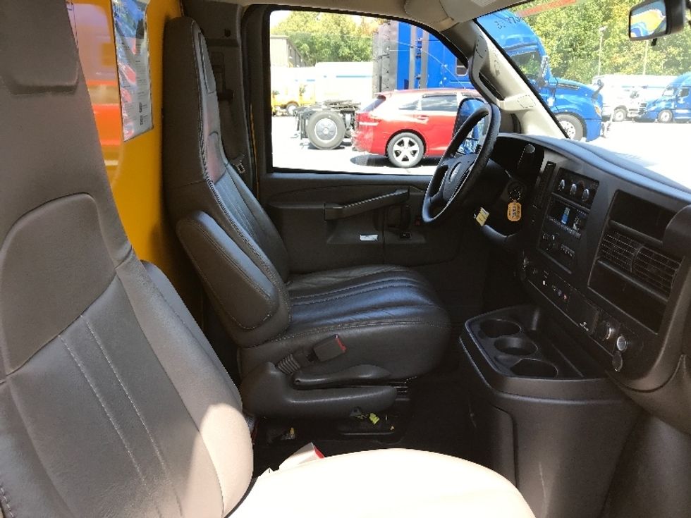 Light Duty Box Truck-Light and Medium Duty Trucks-GMC-2023-Savana G33503-Conover-NC-102,490\n\t\tmiles-$ 30,000 - Image 21