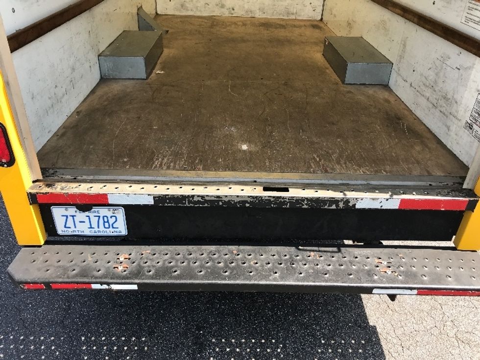 Light Duty Box Truck-Light and Medium Duty Trucks-GMC-2023-Savana G33503-Conover-NC-102,490\n\t\tmiles-$ 30,000 - Image 9