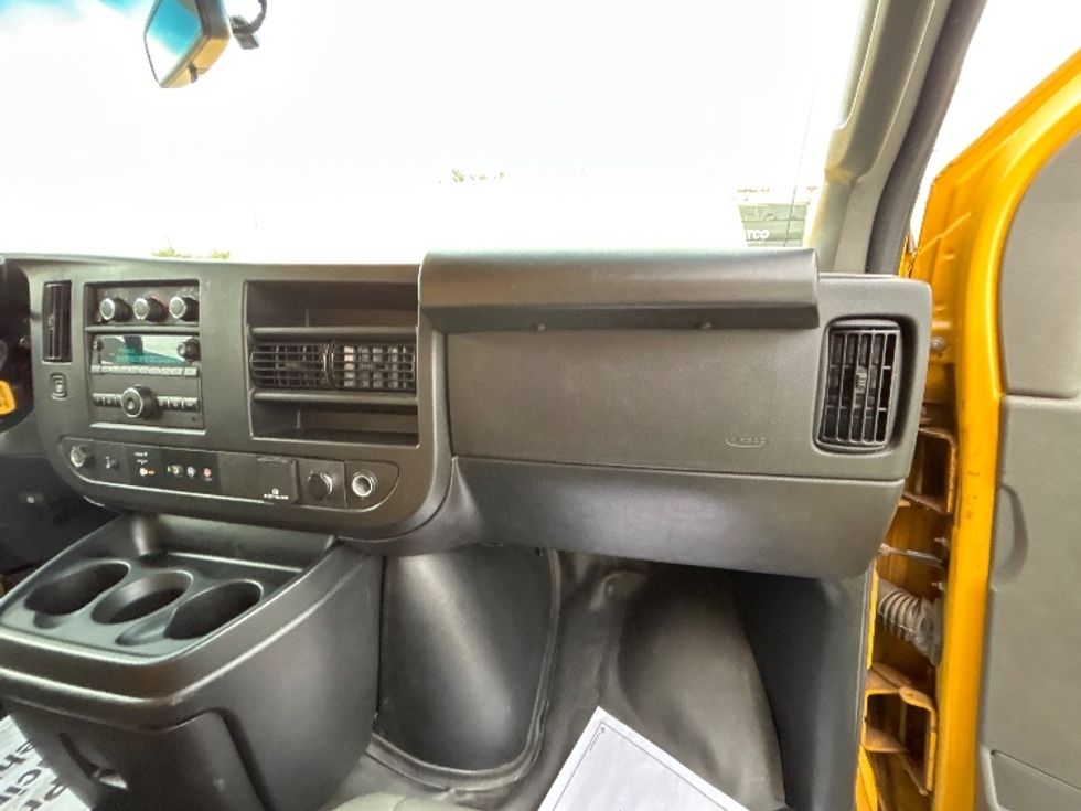 Light Duty Box Truck-Light and Medium Duty Trucks-GMC-2023-Savana G33503-Hammond-LA-170,218\n\t\tmiles-$ 19,250 - Image 19