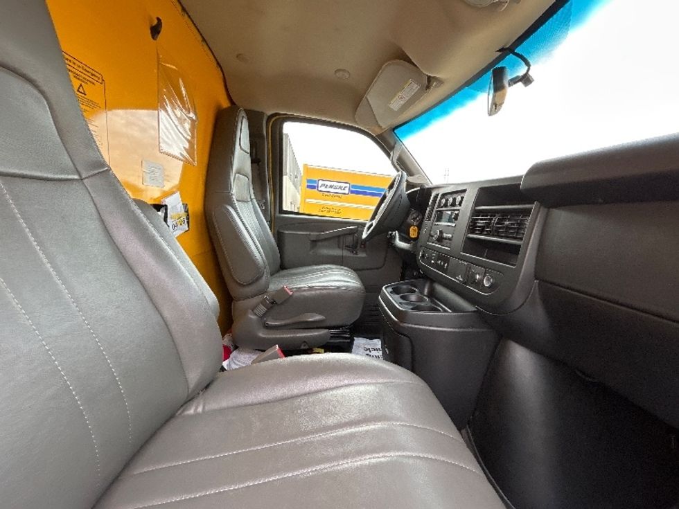 Light Duty Box Truck-Light and Medium Duty Trucks-GMC-2023-Savana G33503-Hammond-LA-170,218\n\t\tmiles-$ 19,250 - Image 20