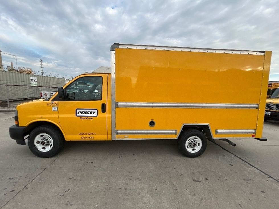 Light Duty Box Truck-Light and Medium Duty Trucks-GMC-2023-Savana G33503-Hammond-LA-170,218\n\t\tmiles-$ 19,250 - Image 4