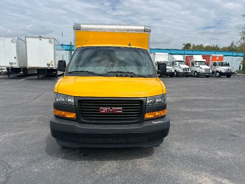 Light Duty Box Truck-Light and Medium Duty Trucks-GMC-2023-Savana G33503-Obetz-OH-106,278\n\t\tmiles-$ 27,500 - Image 2
