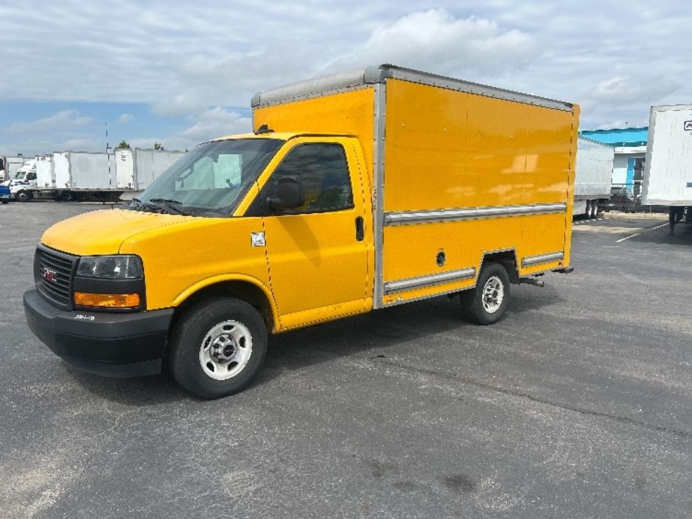 Light Duty Box Truck-Light and Medium Duty Trucks-GMC-2023-Savana G33503-Obetz-OH-106,278\n\t\tmiles-$ 27,500 - Image 3