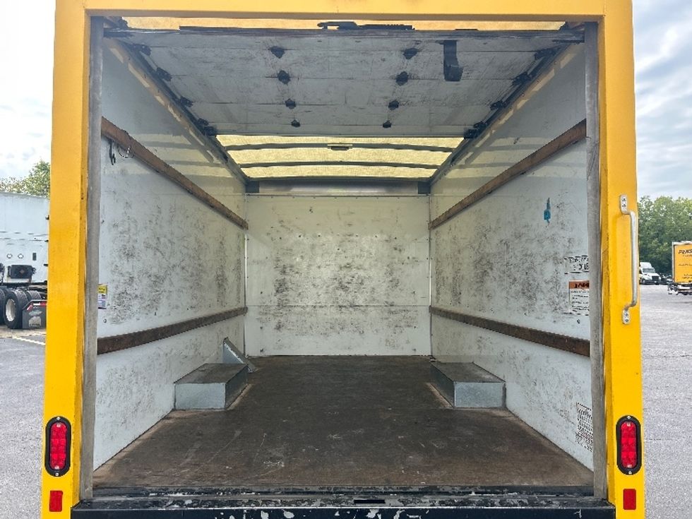 Light Duty Box Truck-Light and Medium Duty Trucks-GMC-2023-Savana G33503-Obetz-OH-106,278\n\t\tmiles-$ 27,500 - Image 7