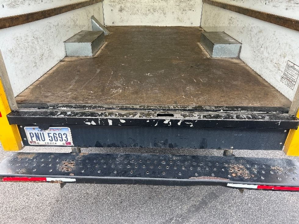 Light Duty Box Truck-Light and Medium Duty Trucks-GMC-2023-Savana G33503-Obetz-OH-106,278\n\t\tmiles-$ 27,500 - Image 8