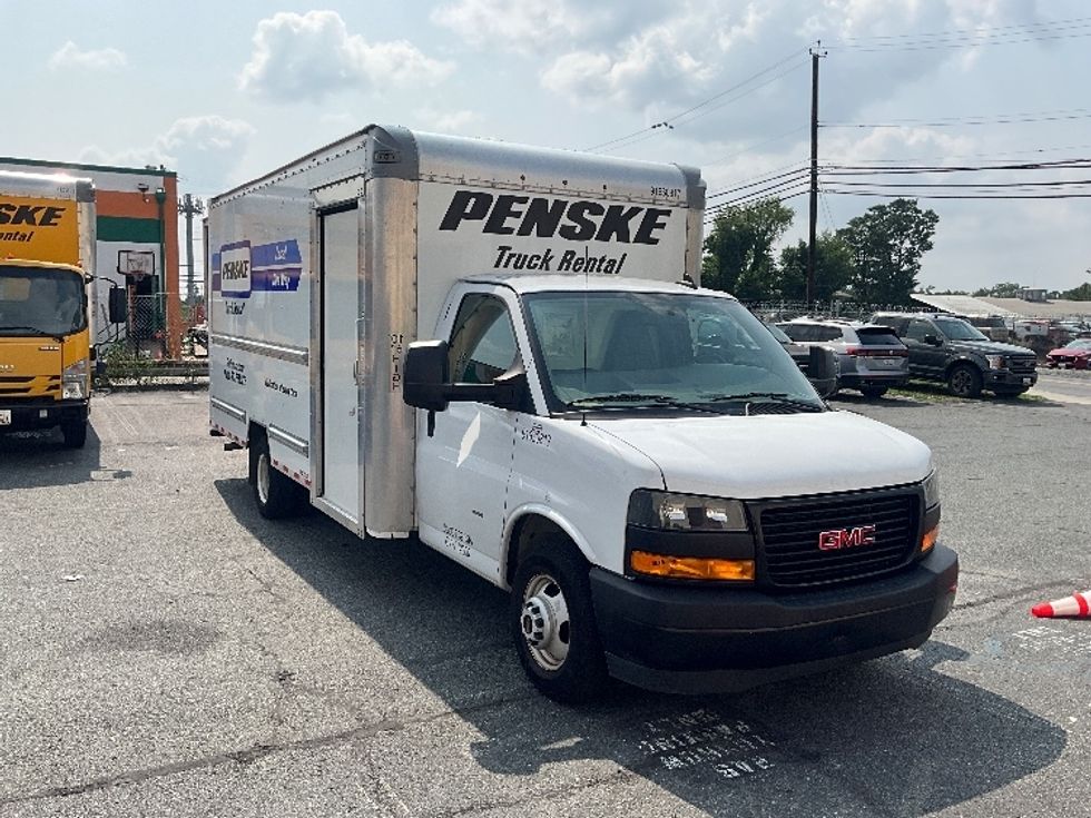 Light Duty Box Truck-Light and Medium Duty Trucks-GMC-2023-Savana G33903-Alexandria-VA-55,018\n\t\tmiles-$ 41,250 - Image 1