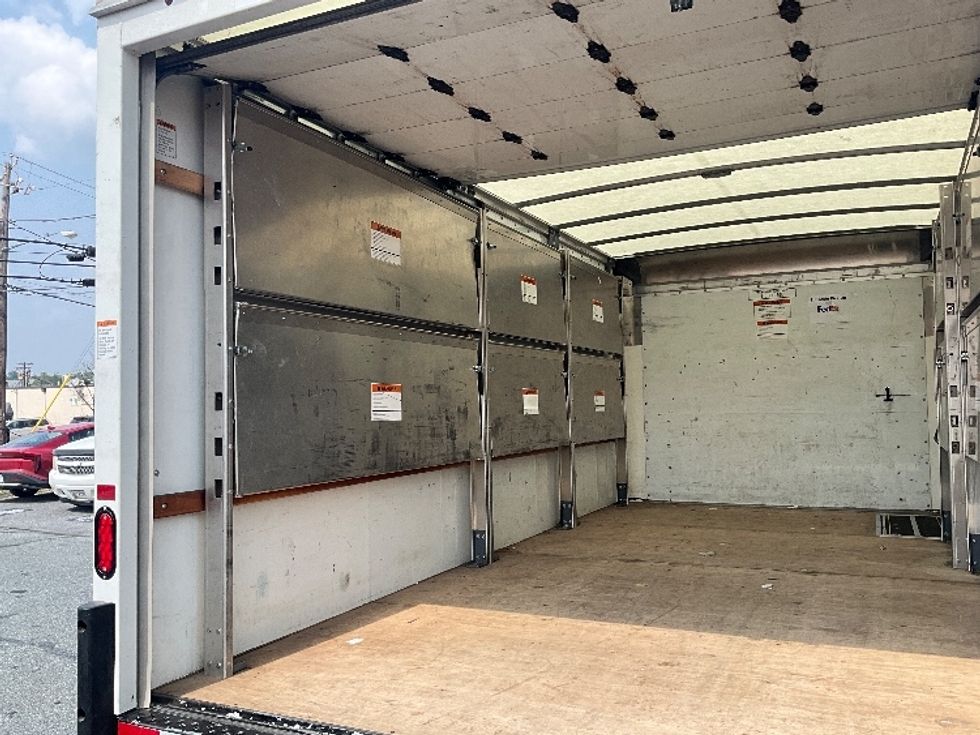 Light Duty Box Truck-Light and Medium Duty Trucks-GMC-2023-Savana G33903-Alexandria-VA-55,018\n\t\tmiles-$ 41,250 - Image 10