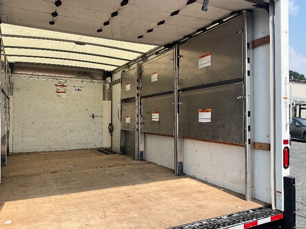 Light Duty Box Truck-Light and Medium Duty Trucks-GMC-2023-Savana G33903-Alexandria-VA-55,018\n\t\tmiles-$ 41,250 - Image 11