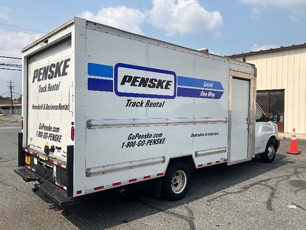 Light Duty Box Truck-Light and Medium Duty Trucks-GMC-2023-Savana G33903-Alexandria-VA-55,018\n\t\tmiles-$ 41,250 - Image 12