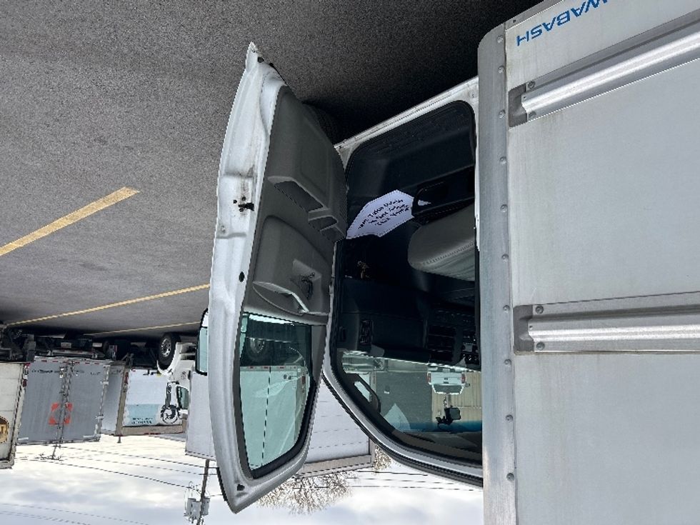 Light Duty Box Truck-Light and Medium Duty Trucks-GMC-2023-Savana G33903-Braintree-MA-118,393\n\t\tmiles-$ 29,500 - Image 20