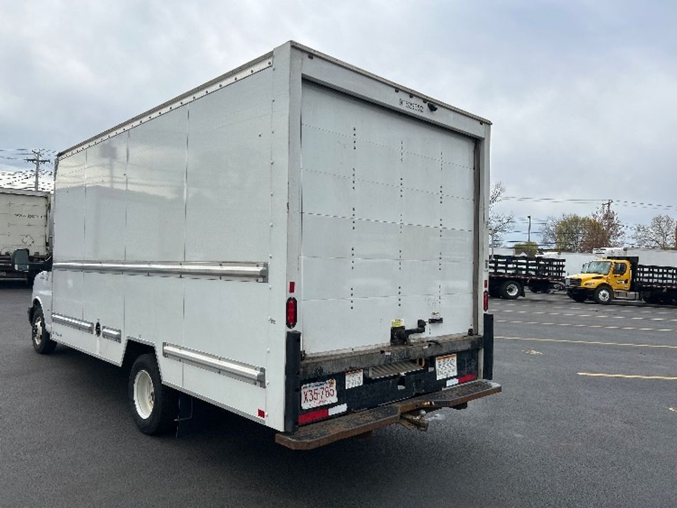 Light Duty Box Truck-Light and Medium Duty Trucks-GMC-2023-Savana G33903-Braintree-MA-118,393\n\t\tmiles-$ 29,500 - Image 26