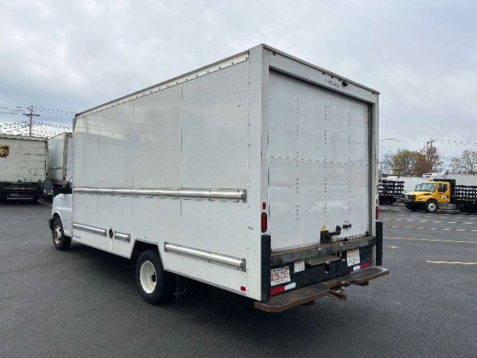 Light Duty Box Truck-Light and Medium Duty Trucks-GMC-2023-Savana G33903-Braintree-MA-118,393\n\t\tmiles-$ 29,500 - Image 6