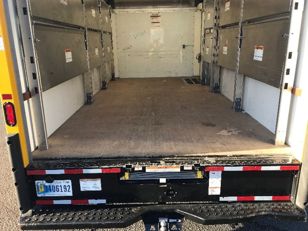 Light Duty Box Truck-Light and Medium Duty Trucks-GMC-2023-Savana G33903-Charlotte-NC-17,560\n\t\tmiles-$ 50,750 - Image 10