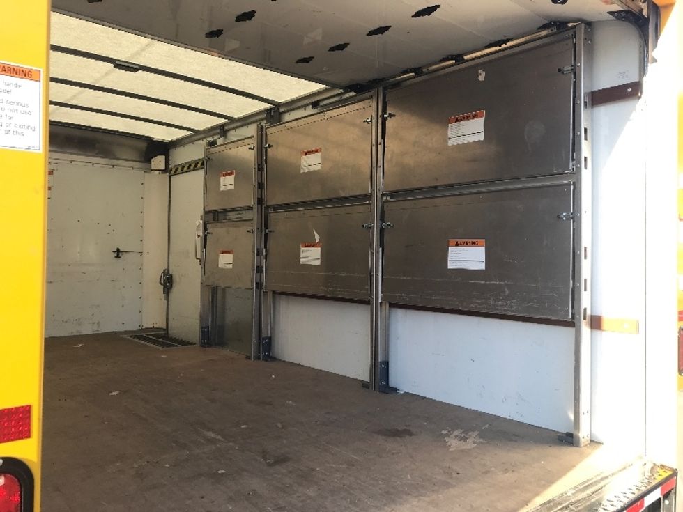 Light Duty Box Truck-Light and Medium Duty Trucks-GMC-2023-Savana G33903-Charlotte-NC-17,560\n\t\tmiles-$ 50,750 - Image 12