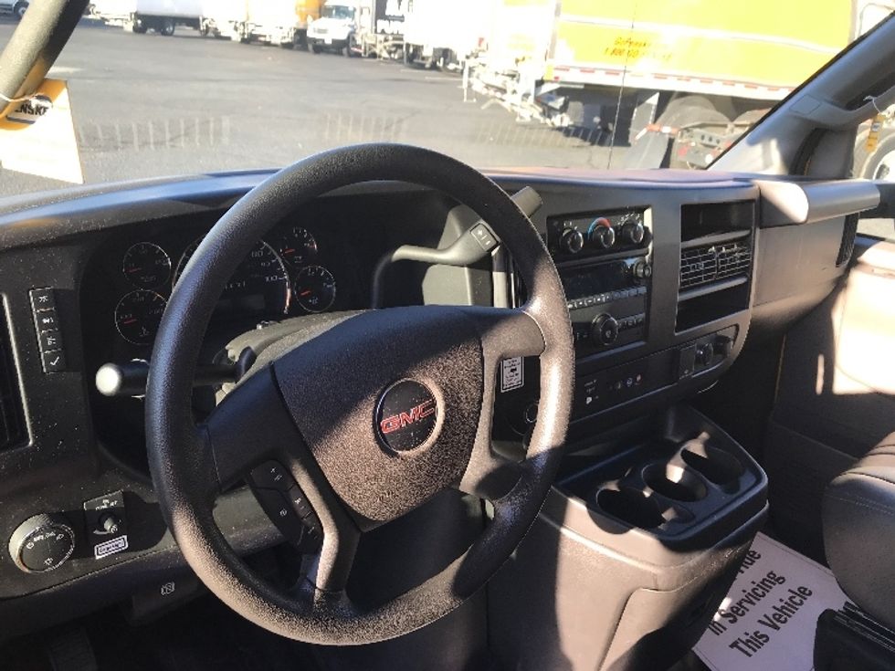 Light Duty Box Truck-Light and Medium Duty Trucks-GMC-2023-Savana G33903-Charlotte-NC-17,560\n\t\tmiles-$ 50,750 - Image 17
