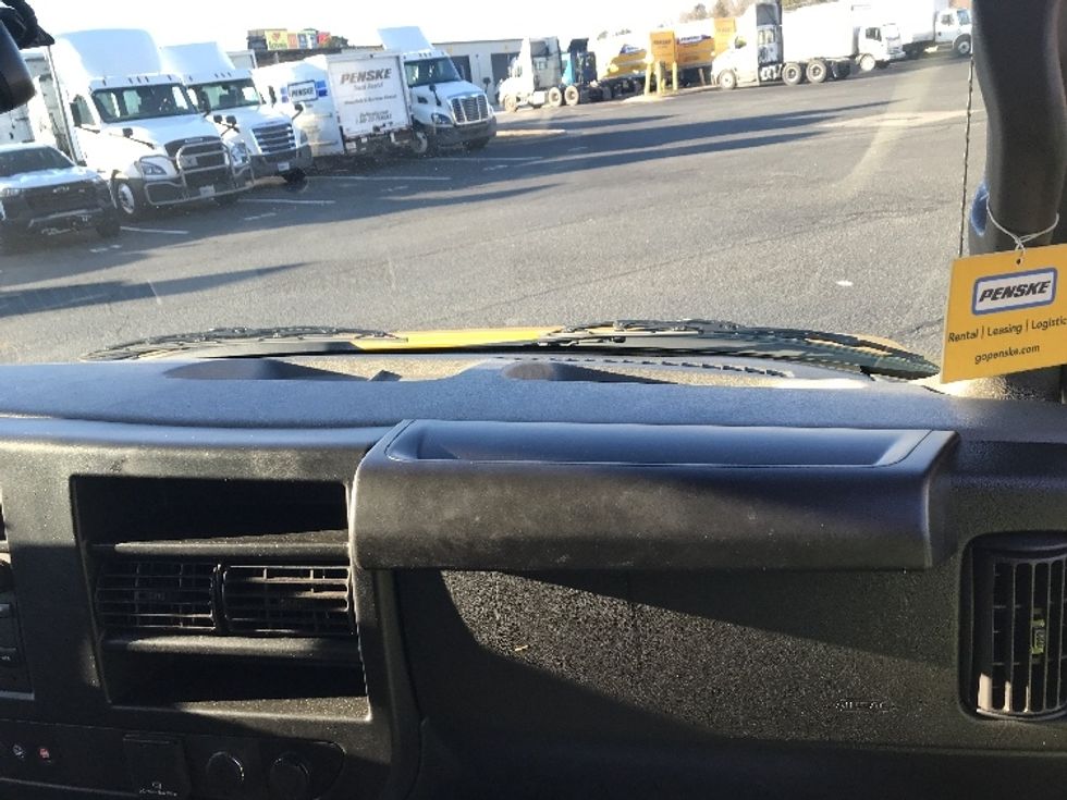 Light Duty Box Truck-Light and Medium Duty Trucks-GMC-2023-Savana G33903-Charlotte-NC-17,560\n\t\tmiles-$ 50,750 - Image 21