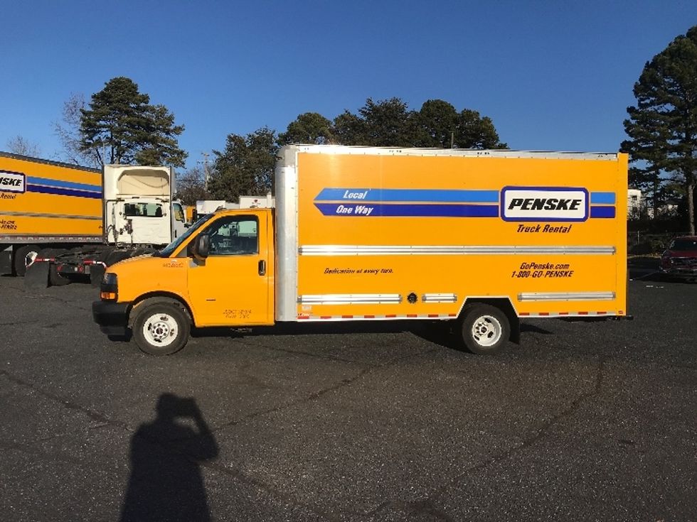 Light Duty Box Truck-Light and Medium Duty Trucks-GMC-2023-Savana G33903-Charlotte-NC-17,560\n\t\tmiles-$ 50,750 - Image 4