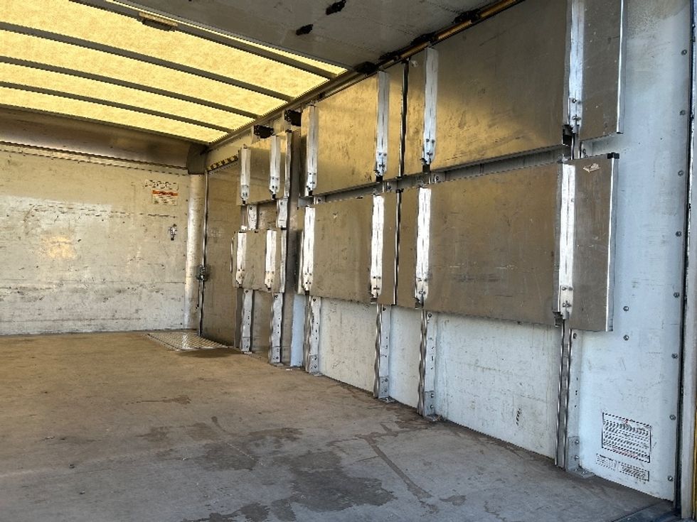 Light Duty Box Truck-Light and Medium Duty Trucks-GMC-2023-Savana G33903-Charlotte-NC-56,522\n\t\tmiles-$ 46,000 - Image 11