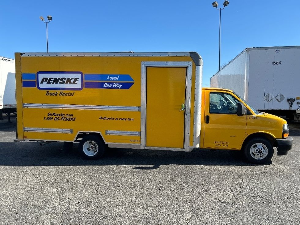 Light Duty Box Truck-Light and Medium Duty Trucks-GMC-2023-Savana G33903-Charlotte-NC-56,522\n\t\tmiles-$ 46,000 - Image 14